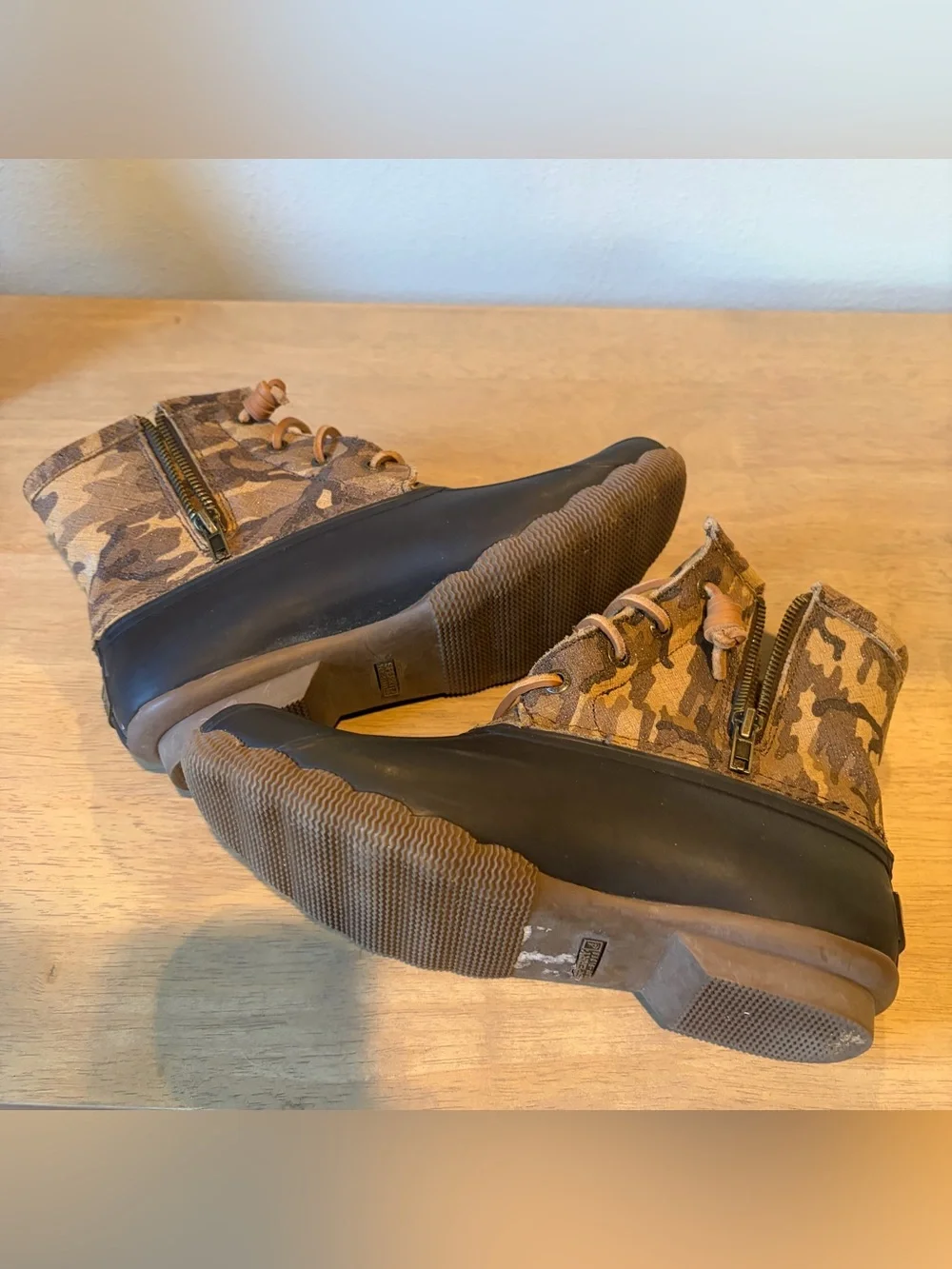 Sperry Top-Sider Women’s Saltwater Duck Boot. Size: 7. Brown Camo.